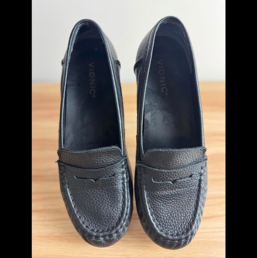 Vionic Women's Black Leather Slip-On Loafers - Comfortable and Stylish